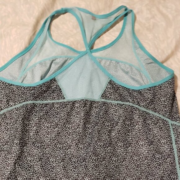 Nike long lightweight Yoga Razor Back Top - Picture 1 of 4